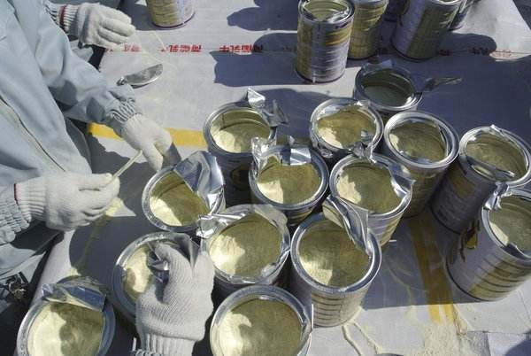 严厉打击假冒伪劣进口奶粉守护奶粉安全