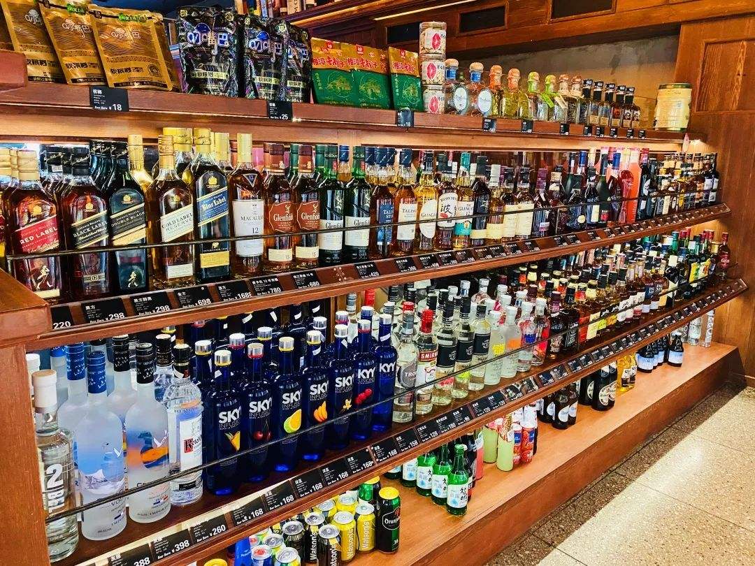 广州南沙红酒无害化处理，临期过期汽水饮料销毁